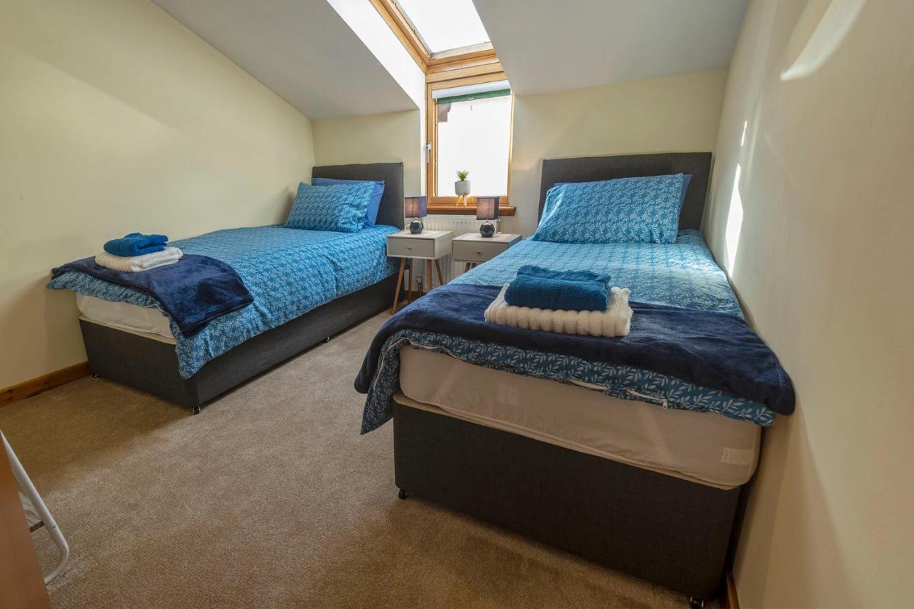 Stylish 2 Bedroom - 2 Miles Inverness City Centre Ruang foto
