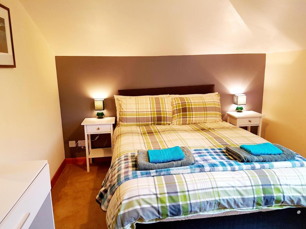 Stylish 2 Bedroom - 2 Miles Inverness City Centre Bagian luar foto