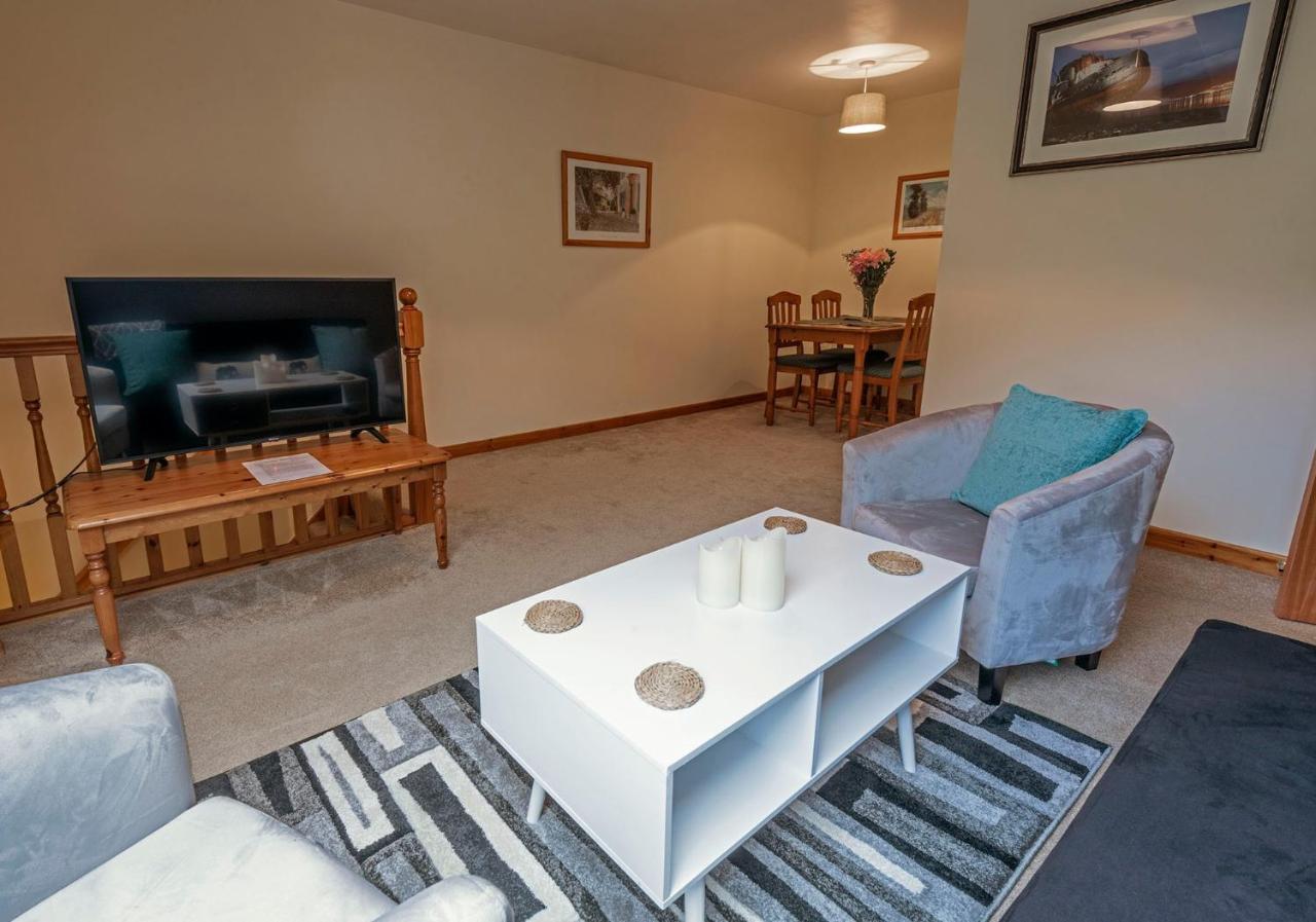 Stylish 2 Bedroom - 2 Miles Inverness City Centre Bagian luar foto