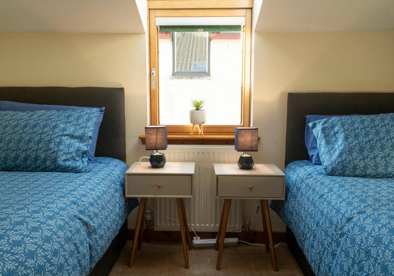 Stylish 2 Bedroom - 2 Miles Inverness City Centre Bagian luar foto