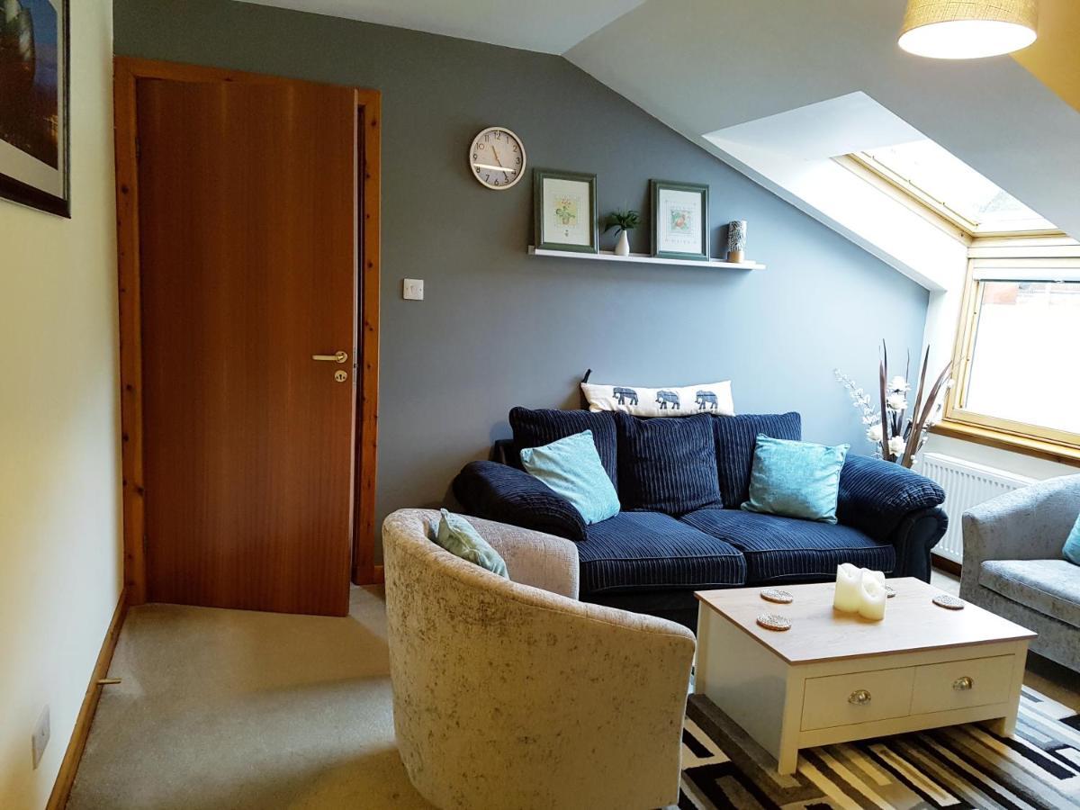 Stylish 2 Bedroom - 2 Miles Inverness City Centre Bagian luar foto